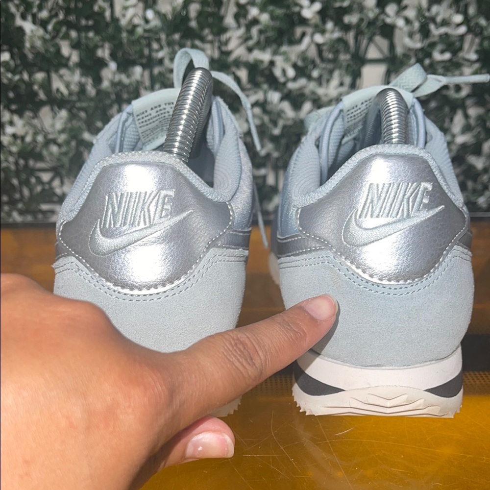 Nike Silver Sneakers Classic Cortez - Picture 4 of 6